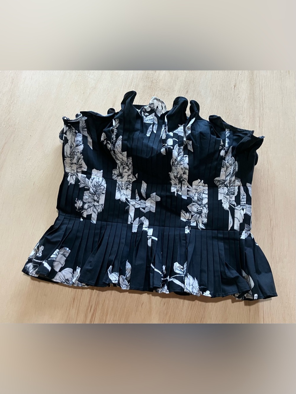 White House Black Market Floral Pleated Bustier Size 4 NWT